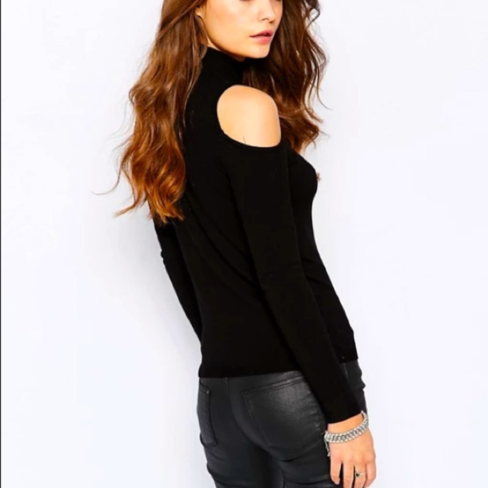 New Look Cold Shoulder High Neck Sweater Ribbed